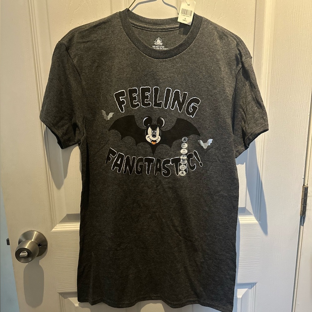 Disney Parks Feeling Fangtastic Halloween Shirt Gray Vampire Mickey Small